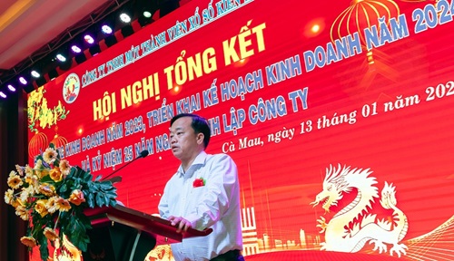 Ông Huỳnh Quốc Việt - Ủy viên dự khuyết BCH Trung ương Đảng, Phó Bí thư Tỉnh ủy, Chủ tịch UBND tỉnh phát biểu tại Hội nghị